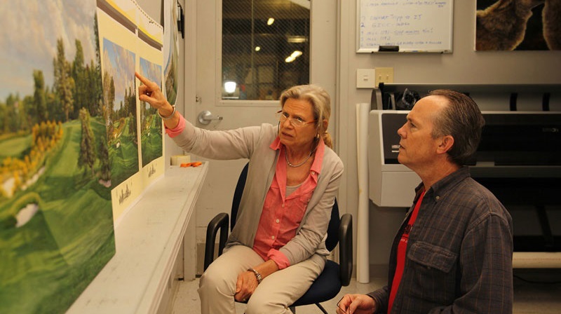 Linda Hartough reviews her work Linda Hartough reviews her work